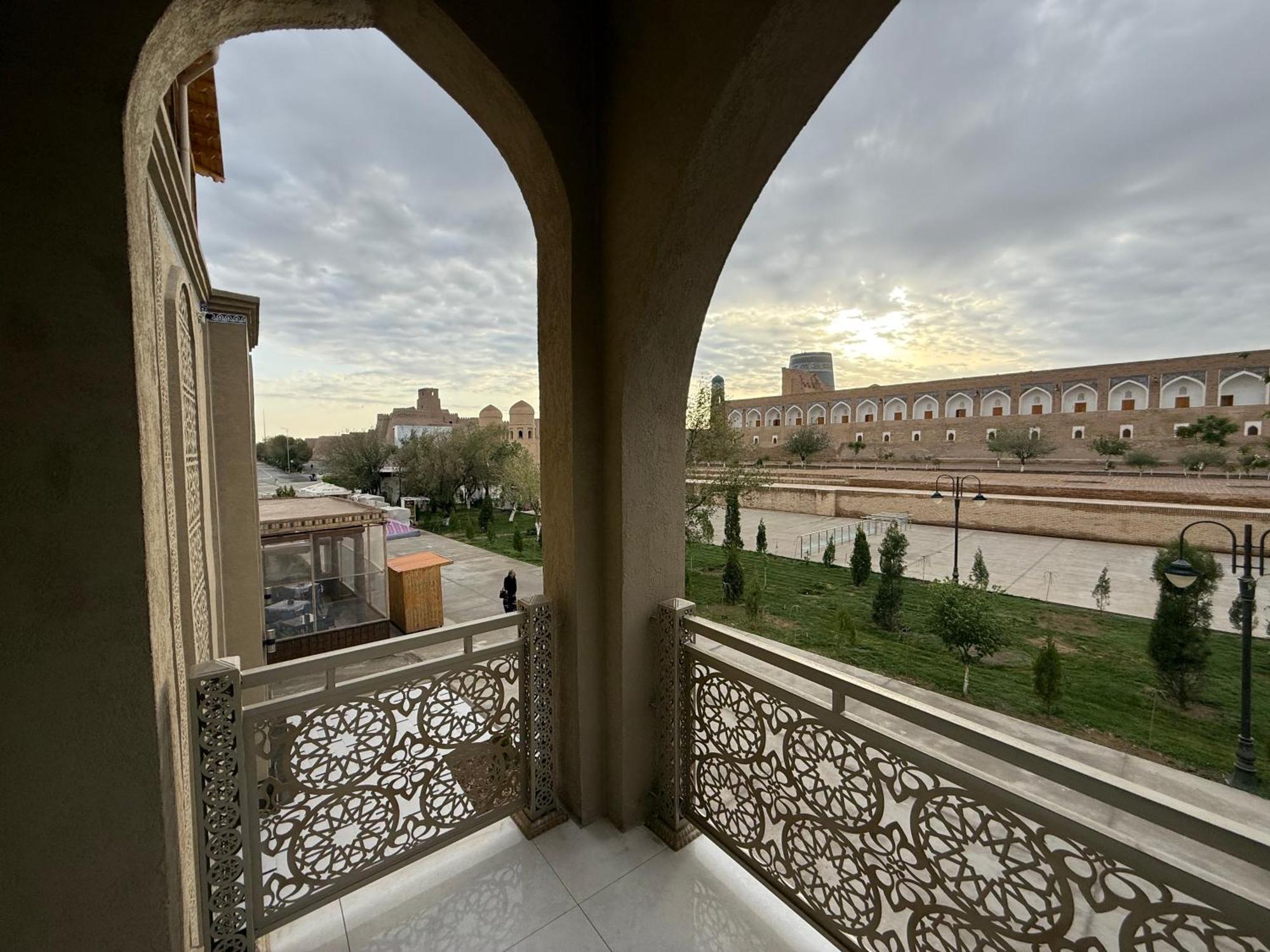 Isakhoja Hotel Hive Dış mekan fotoğraf